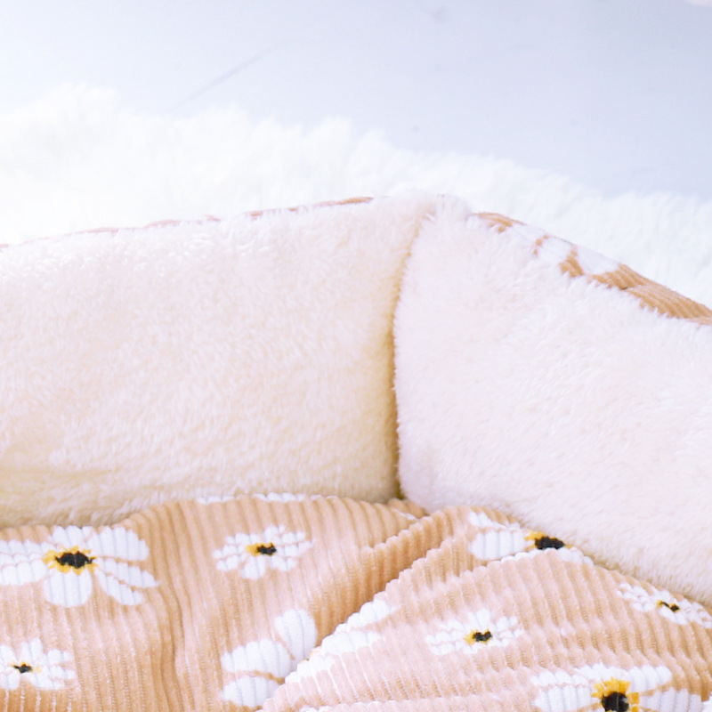 Daisy Flower Pet Bed - Cozy Round Nest for Cats & Small Dogs