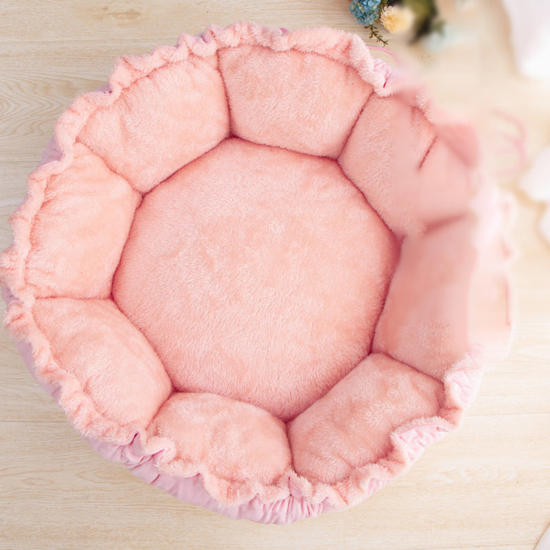 Flower Petal Pet Bed - Two-Sided Cozy Plush Nest for Cats & Small Dogs