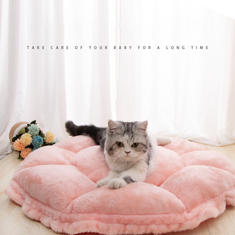 Flower Petal Pet Bed - Two-Sided Cozy Plush Nest for Cats & Small Dogs